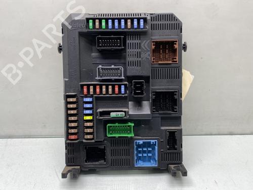 Used Fuse box PEUGEOT 308 II (LB_, LP_, LW_, LH_, L3_) 1.6 HDi / BlueHDi 115 (115 hp) 31205590