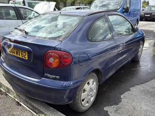 Used Parts RENAULT MEGANE I Coach (DA0/1_)  1.4 16V (DA0D, DA1H, DA0W, DA10)  4427742