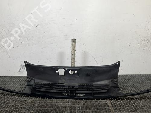 grille-renault-clio-ii-hatchback-van-sb012_-1998-29939520 main image