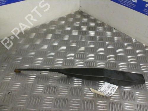 Used Front windshield wiper arm MERCEDES-BENZ E-CLASS (W210) E 220 D (210.004) (95 hp) 20035921