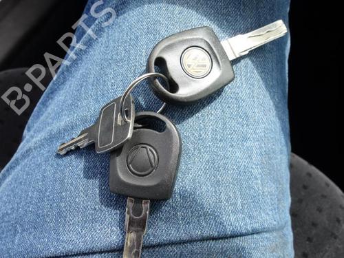 Dør høyre foran VW GOLF IV (1J1) 1.6 | BP19983908C3 