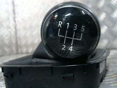 Used Shift knob Shift knob VW POLO V (6R1, 6C1) 1.2 (60 hp) 19977105 19977105