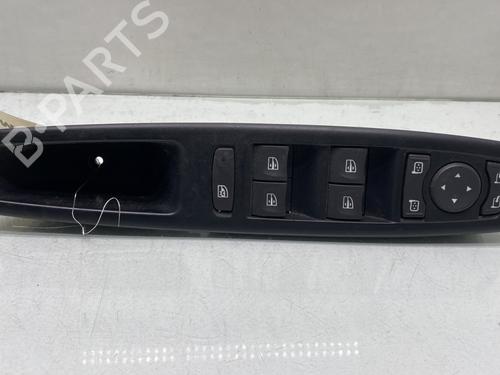 Used Left front window switch RENAULT SCÉNIC III (JZ0/1_) 1.5 dCi (JZ02, JZ0R) (95 hp) 31134595