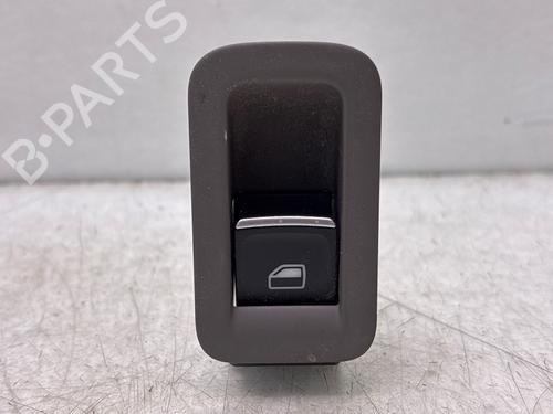 Venstre bagtil elrude kontakt Venstre bagtil elrude kontakt VW GOLF VII (5G1, BQ1, BE1, BE2) 1.2 TSI (105 hp) 37029035 37029035