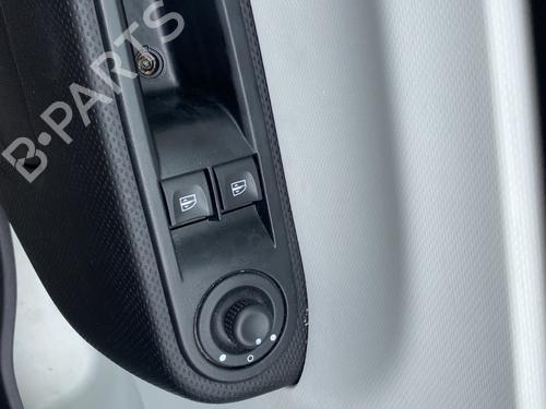 Headlight switch RENAULT TWINGO III (BCM_, BCA_) 0.9 TCe 95 | BP33014944I24  - Image 17