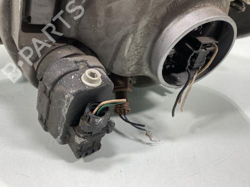 Used Right headlight Right headlight OPEL VIVARO A Van (X83) 1.9 DTI (F7) (101 hp) 21963493 21963493