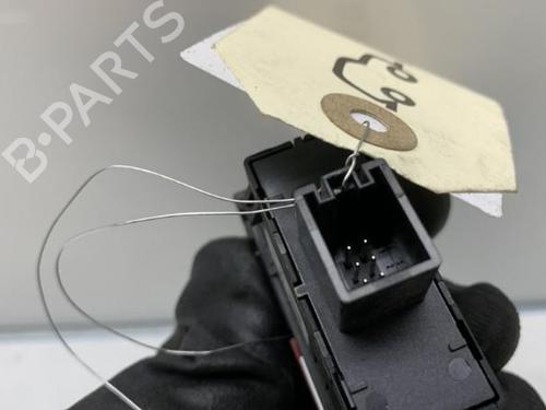 Used Warning switch Warning switch SKODA OCTAVIA III (5E3, NL3, NR3) 1.5 TSI (150 hp) 19968184 19968184