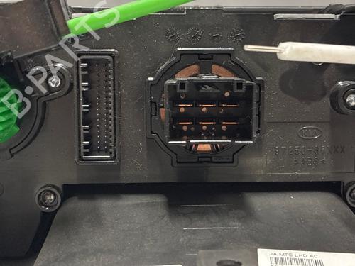 Used Climate control Climate control 35896164 35896164
