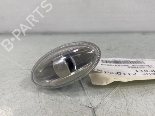 Clignoteur rechts PEUGEOT 206+ (2L_, 2M_) 1.1 (60 hp) 32745526