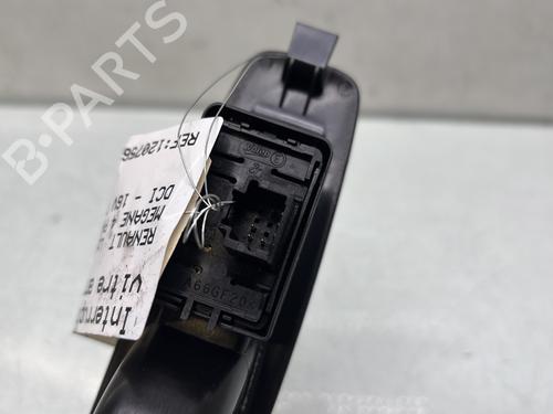 Used Left rear window switch Left rear window switch RENAULT MEGANE IV Hatchback (B9A/M/N_) 1.6 dCi 130 (B9A4) (130 hp) 33427458 33427458