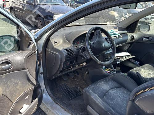 Left headlight PEUGEOT 206 Hatchback (2A/C) 2.0 HDI 90 | BP31646714C28 