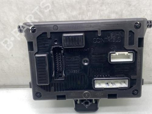 Used Fuse box Fuse box RENAULT CLIO III (BR0/1, CR0/1) 1.5 dCi (BR17, CR17) (86 hp) 19959840 19959840