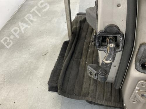 Used Left front door Left front door 21963943 21963943