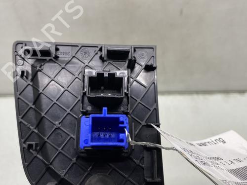 Used Warning switch Warning switch VW POLO VI (AW1, BZ1, AE1) 1.0 TSI (95 hp) 23764532 23764532