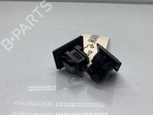 Used Licence plate light Licence plate light MERCEDES-BENZ B-CLASS Sports Tourer (W247) B 180 (247.084) (136 hp) 25700786 25700786