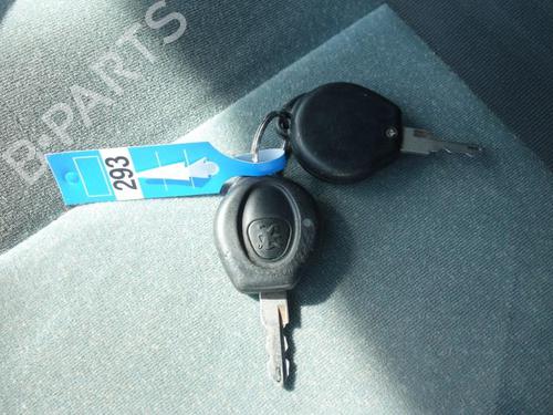 Seat buckle PEUGEOT 206 Hatchback (2A/C) 1.4 i | BP20002682I32 