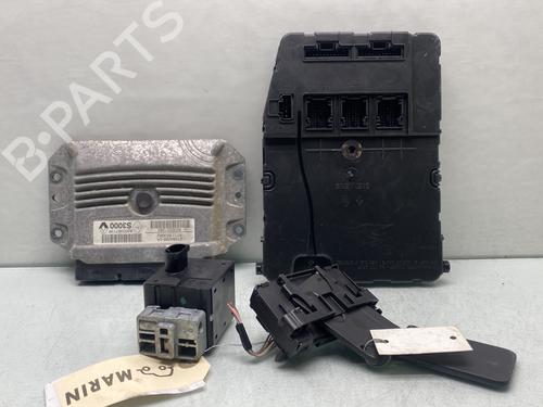 Used Electronic module RENAULT SCÉNIC II (JM0/1_) 1.6 (JM0C, JM0J, JM1B) (113 hp) 31602188