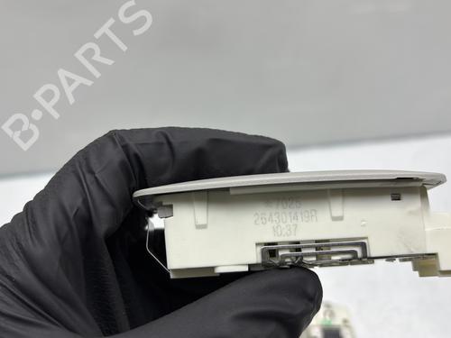 interior-roof-light-renault-megane-iv-hatchback-b9amn_-2015-32171599 main image