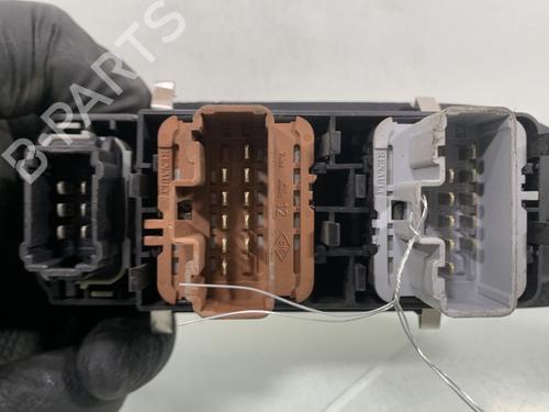 Used Left front window switch Left front window switch RENAULT VEL SATIS (BJ0_) 2.0 dCi (BJ03, BJ0B) (173 hp) 31134808 31134808