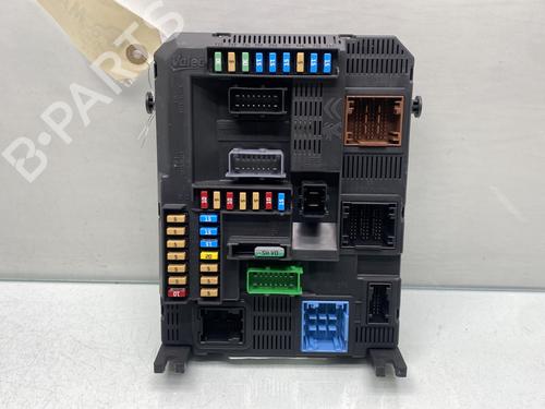Used Fuse box PEUGEOT 2008 I (CU_) 1.2 THP 110 / PureTech 110 (110 hp) 32302198
