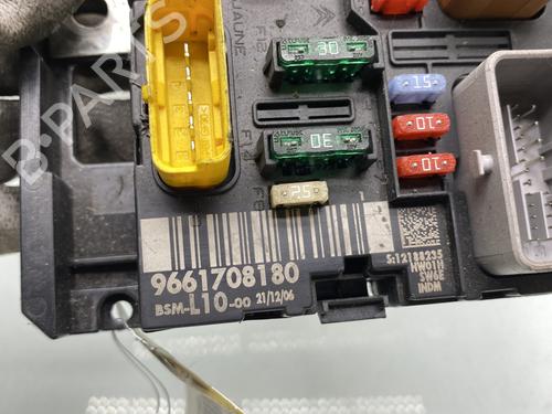 Used Fuse box Fuse box 26527795 26527795