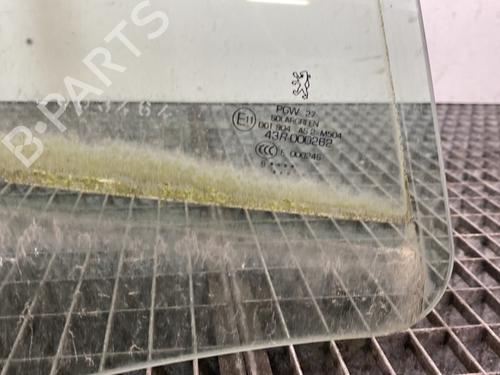 Used Rear right door window Rear right door window 22196886 22196886
