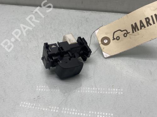 Used Right front window switch TOYOTA YARIS (_P13_) 1.5 Hybrid (NHP130_, NHP130) (101 hp) 28704827