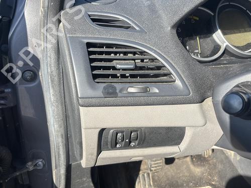 Fuse box RENAULT MEGANE III Hatchback (BZ0/1_, B3_) 1.5 dCi (BZ09, BZ0D, BZ1W, BZ29, BZ14) | BP37409551E1 - Image 14