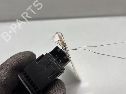 Right rear window switch VW TOURAN (5T1) 1.2 TSI | BP29574633I28 