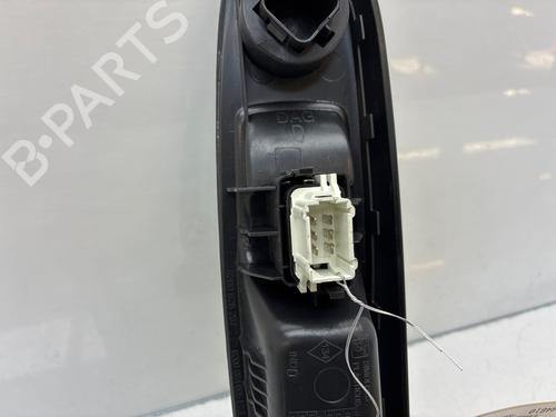 Used Right front window switch Right front window switch RENAULT CLIO II (BB_, CB_) 1.2 LPG (58 hp) 34242852 34242852