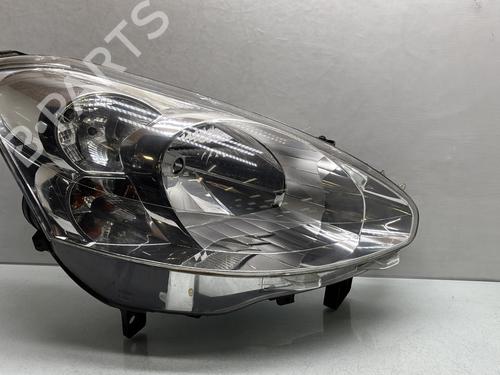 Używane Lampa przednia prawa PEUGEOT PARTNER Tepee 1.6 HDi (112 hp) 32192492
