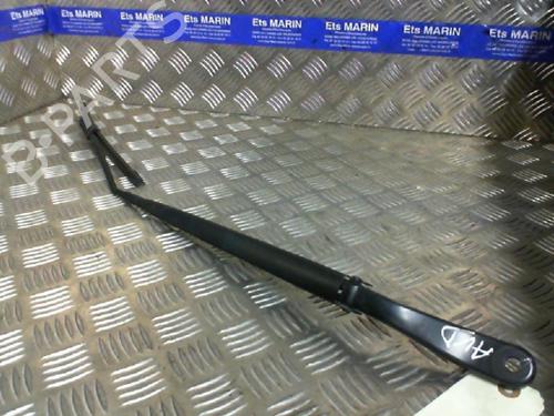 Used Front windshield wiper arm RENAULT MEGANE III Hatchback (BZ0/1_, B3_) [2008-2025]  19986830