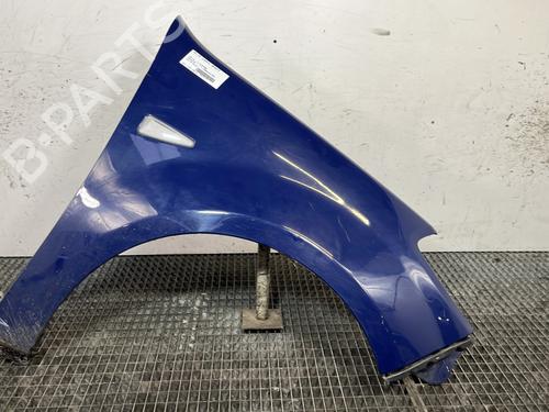 Guarda-lamas direito DACIA SANDERO 1.4 (BS0C, BS0A, BS0G, BS1F, BS0E) (75 hp) 32134296