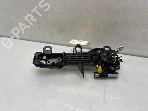 front-left-exterior-door-handle-toyota-yaris-_p13_-2010-2011-2012-2013-2014-2015-2016-2017-2018-2019-2020-37171514 main image
