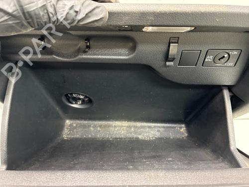 Used Glove box Glove box 38202400 38202400