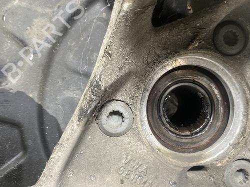 Left front steering knuckle VW TOURAN (5T1) 2.0 TDI | BP31212625M25 