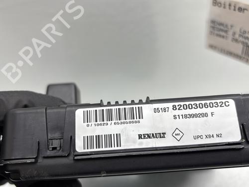 Used Electronic module Electronic module RENAULT MEGANE II Estate (KM0/1_) [2003-2012] 31714382 31714382
