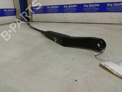 Used Front windshield wiper arm LANCIA YPSILON (843_) 1.3 D Multijet (843.AXF11, 843.AXF1A, 843.AXM11,... (75 hp) 20035813