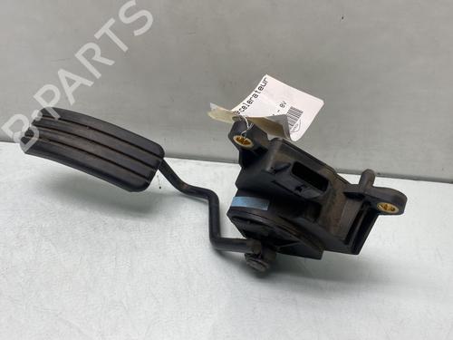 Used Pedal RENAULT CLIO III (BR0/1, CR0/1) 1.5 dCi (C/BR0G, C/BR1G) (68 hp) 29507741