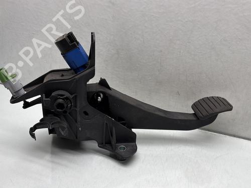 Used Clutch pedal Clutch pedal DACIA SANDERO II TCe 90 (B8M1, B8MA, B8AC) (90 hp) 28280066 28280066
