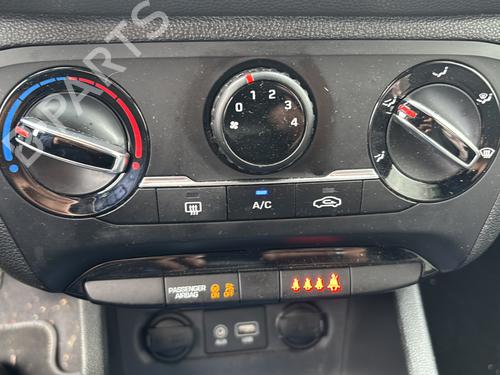 Left front window switch HYUNDAI i20 II (GB, IB) 1.2 | BP34525288I27  - Image 11