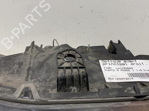 Used Right headlight FIAT PUNTO (188_) 1.9 JTD (86 hp) 19975771