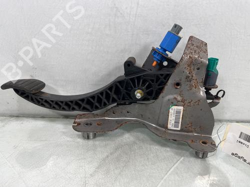 clutch-pedal-renault-megane-iii-hatchback-bz01_-b3_-2008-32355439 main image