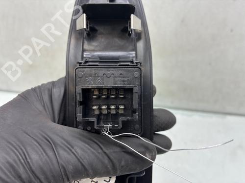 Left front window switch PEUGEOT 208 I (CA_, CC_) 1.0 VTi | BP37663963I27 - Image 3