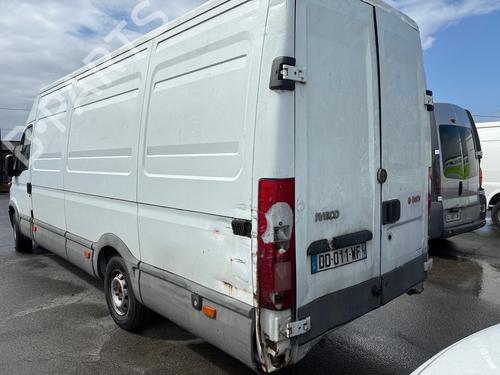 Pièces Détachées Usagées IVECO DAILY III Van 35 S 11 V,35 C 11 V 4957646
