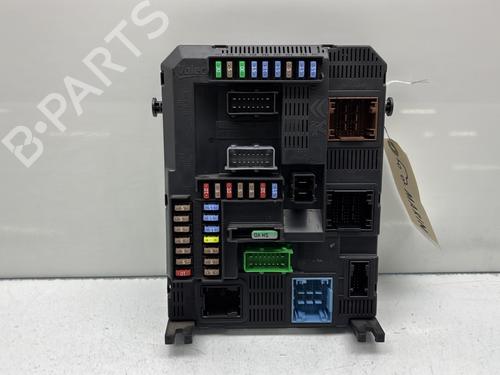 Used Fuse box PEUGEOT 308 II (LB_, LP_, LW_, LH_, L3_) 1.6 HDi / BlueHDi 115 (115 hp) 30546742