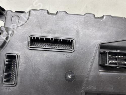 Fuse box RENAULT MASTER III Van (FV) 2.3 dCi 100 FWD (FV0A, FV0B, FV0G, FV0K, FV0H) | BP28519379E1 - Image 3