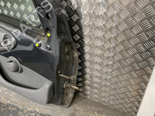 Used Left front door PEUGEOT 107 (PM_, PN_) 1.4 HDi (54 hp) 28047199