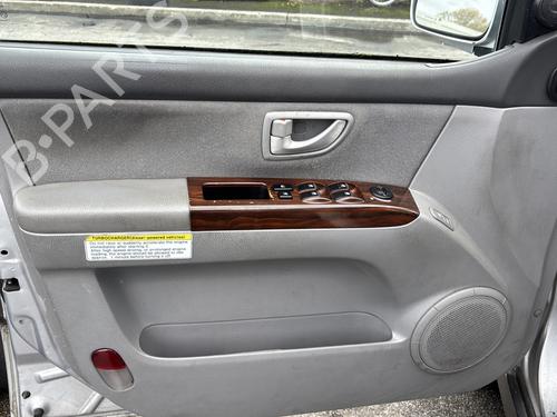 Left front window switch KIA SORENTO I (JC) 2.5 CRDi 4WD | BP32384074I27 