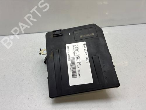 Used Fuse box Fuse box 38625728 38625728